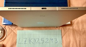 Mint
													Apple iPad 10th Gen - Unlocked, Silver, 256 GB, A2757, photo 2 of 22