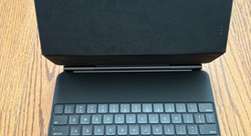 Good
													Apple iPad Pro 12.9" 4th Gen 2020 - Unlocked, Gray, 256 GB, A2069, photo 2 of 12