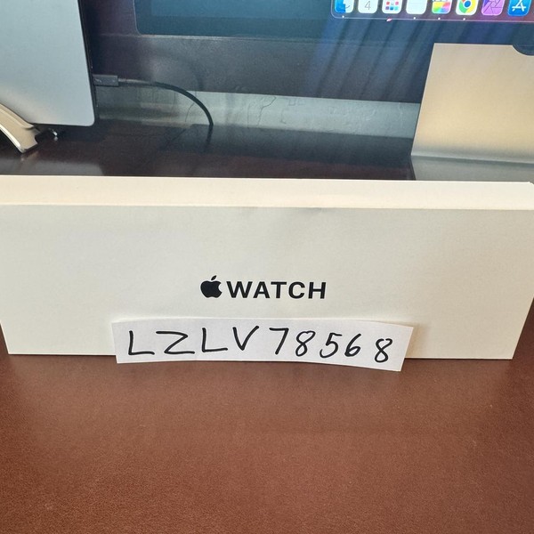 Apple Watch SE 2nd Gen 40mm - Unlocked, Silver, A2726 - Cellular, Aluminum