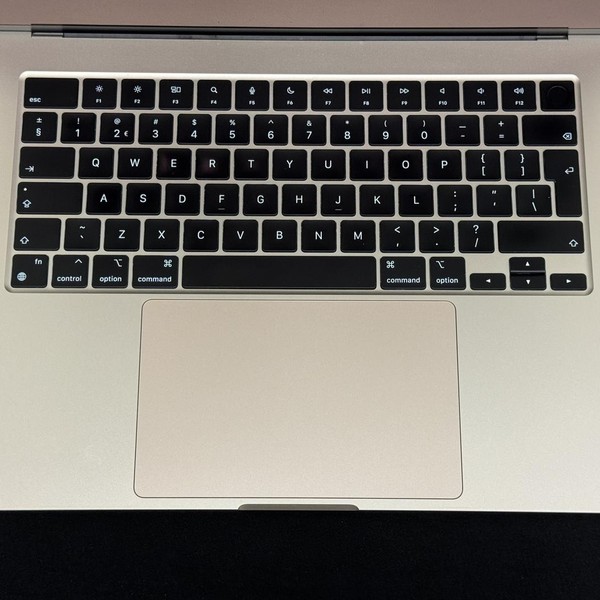 MacBook Air 2023 (M2) - 15 inch - 1 TB, Starlight, 8 GB, Apple M2