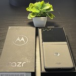 Mint Motorola Razr (2024) - Unlocked, 256 GB, Gray, 8 GB