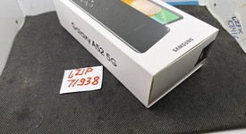 New
													Samsung Galaxy A52 5G - Unlocked, Black, 128 GB, 6 GB, photo 3 of 3