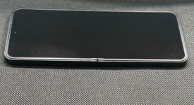 Fair
													Samsung Galaxy Z Flip6 - Unlocked, Black, 256 GB, 12 GB, SM-F741U1, photo 2 of 5