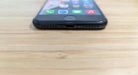 Fair
													Apple iPhone SE 3rd Gen 2022 - Unlocked, Midnight, 64 GB, A2595, photo 3 of 15
