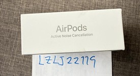 New
													Apple AirPods 4th Gen - Active Noise Cancellation, photo 3 of 4