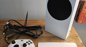 Mint
													Xbox Series S (2020) - White, 512 GB, photo 1 of 4