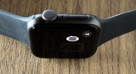 Good
													Apple Watch SE 1st Gen 40mm - Gray, A2351 - GPS, Aluminum, photo 5 of 9