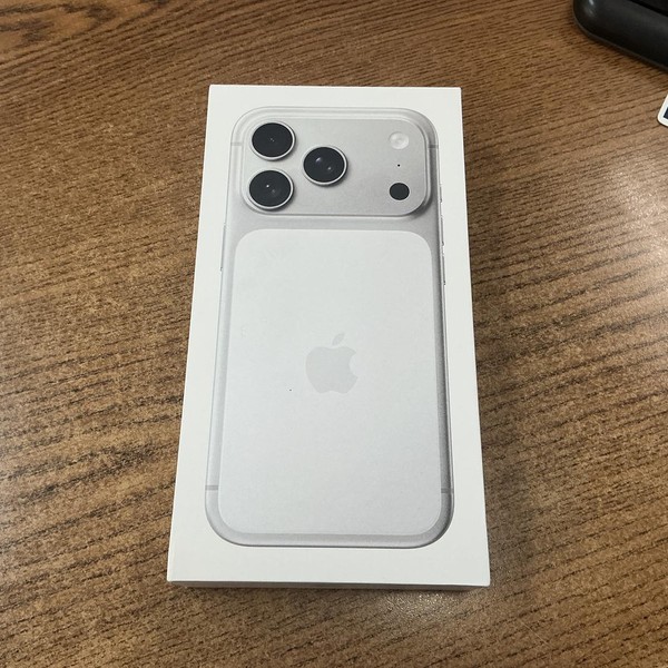 Apple iPhone 17 Pro - Unlocked, 512 GB, Silver, A3256