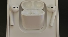 Used
													Apple AirPods 2nd Gen - Lightning Case, photo 3 of 11