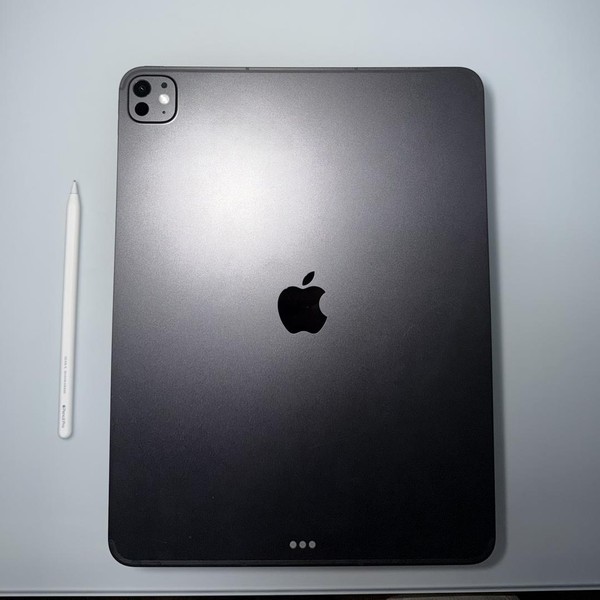 Apple iPad Pro 13 inch (M4) 2024 - Unlocked, 1 TB, Black, 16 GB, A2926, Standard Glass