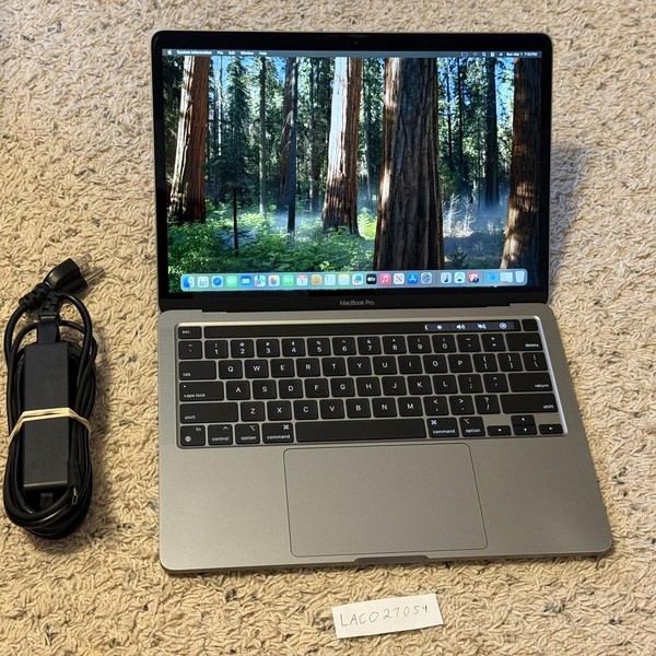 MacBook Pro 2020 - 13 inch - 256 GB, Gray, 8 GB, Apple M1