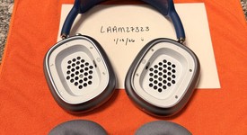 Used
													Apple AirPods Max - Sky Blue, photo 1 of 6