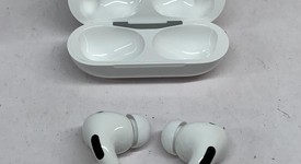 Used
													Apple AirPods Pro 2 - USB-C, photo 2 of 6