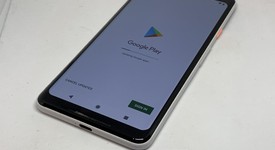 Fair
													Google Pixel 2 XL - Verizon, Black & White, 64 GB, Verizon Edition, photo 3 of 9
