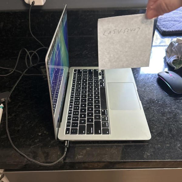 MacBook Air 2020 - 13 inch - 256 GB, Gray, 8 GB, Intel Core i3
