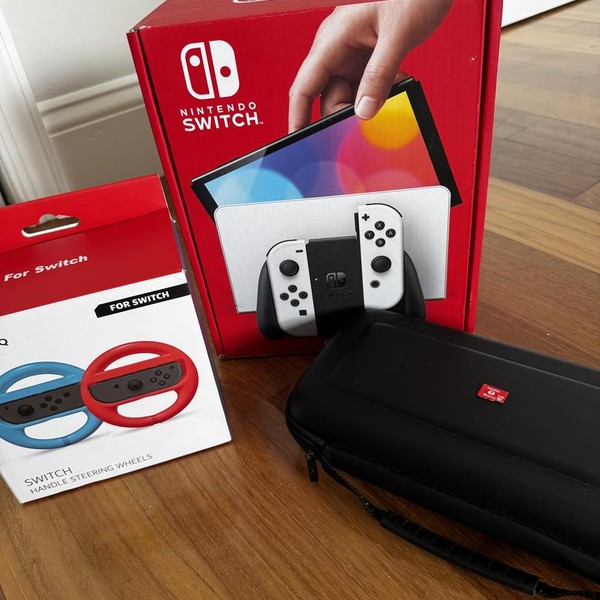 Nintendo Switch - OLED - 64 GB, White