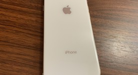 Mint
													Apple iPhone 8 - Xfinity, Gold, 64 GB, A1863, photo 5 of 5