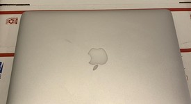 Good
													MacBook Air 2017 - 13" - I7, Silver, 128 GB, 8 GB, photo 2 of 5