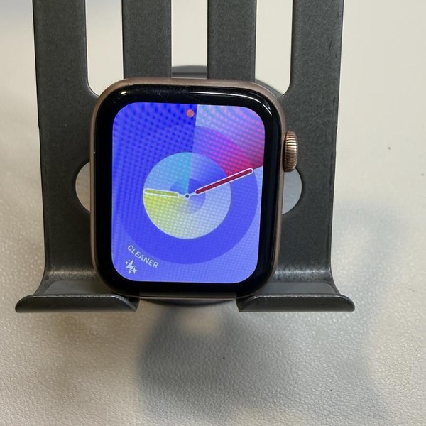 Apple Watch SE 1st Gen 40mm - Unlocked, Gold, A2353 - Cellular, Aluminum