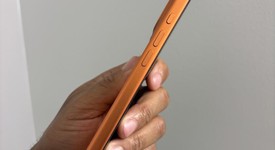 Mint
													Apple iPhone 17 Pro Max - Unlocked, Cosmic Orange, 256 GB, A3257, photo 5 of 8