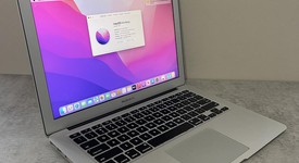Good
													MacBook Air 2017 - 13" - I5, Silver, 128 GB, 8 GB, photo 1 of 10