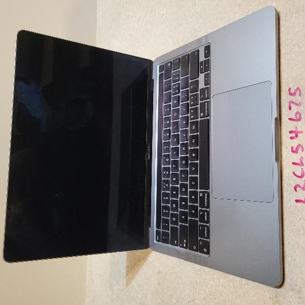 MacBook Pro 2020 - 13 inch - 512 GB, Gray, 8 GB, Apple M1