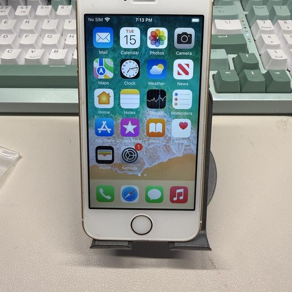 Apple iPhone SE 1st Gen 2016 - Unlocked, 16 GB, Gold, A1723