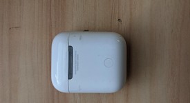 Used
													Apple AirPods 2nd Gen - Lightning Case, photo 3 of 9