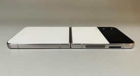 Good
													Samsung Galaxy Z Flip4 5G - Verizon, Custom, 256 GB, 8 GB, SM-F721U, Bespoke Edition, photo 5 of 8