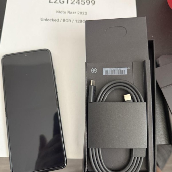 Motorola Razr (2023) - Unlocked, 128 GB, Sage, 8 GB