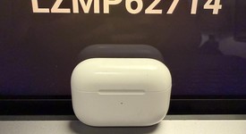 Used
													Apple AirPods Pro - Wireless Case, photo 6 of 6