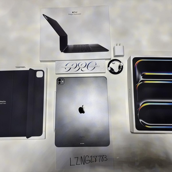 Apple iPad Pro 13 inch (M4) 2024 - Wi-Fi, 512 GB, Black, 8 GB, A2925, Standard Glass