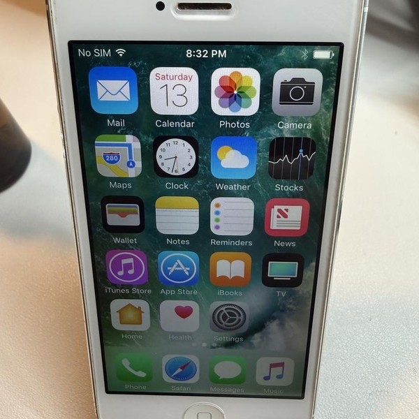 Apple iPhone 5 - Unlocked, 16 GB, White, A1428