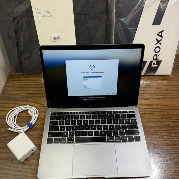 MacBook Air 2018 - 13 inch - 512 GB, Gray, 16 GB, Intel Core i5