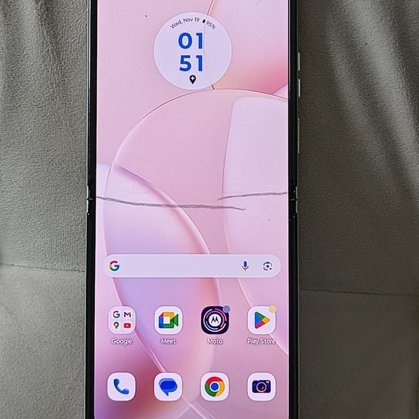 Motorola Razr (2023) - Unlocked, 128 GB, Pink, 8 GB