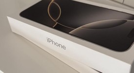 Mint
													Apple iPhone 16 Pro Max - Unlocked, White, 256 GB, A3084, photo 3 of 12
