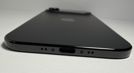 Mint
													Apple iPhone Air - Unlocked, Space Black, 256 GB, A3260, photo 4 of 11