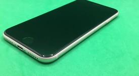 Mint
													Apple iPhone SE 3rd Gen 2022 - Unlocked, Starlight, 64 GB, A2595, photo 4 of 5
