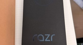 New
													Motorola Razr (2024) - Unlocked, Sand, 256 GB, 8 GB, photo 3 of 3