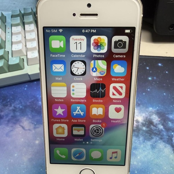 Apple iPhone 5S - Unlocked, 16 GB, Gold, A1533, GSM