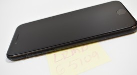 Fair
													Apple iPhone 7 - Verizon, Black, 128 GB, A1660, photo 2 of 5