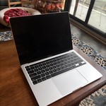 Good MacBook Pro 2020 - 13 inch - 512 GB, Silver, 16 GB, Intel Core i5