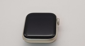 Mint
													Apple Watch SE 2nd Gen 40mm - Unlocked, Starlight, A2726 - Cellular, Aluminum, photo 3 of 4