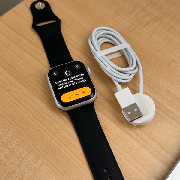 Apple Watch Series 8 45mm - Unlocked, Silver, A2774 - Cellular, Aluminum