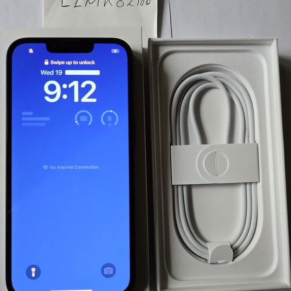 Apple iPhone 16e - Boost, 128 GB, Black, A3212