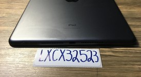 Good
													Apple iPad 7th Gen - Unlocked, Gray, 32 GB, A2200, photo 4 of 7