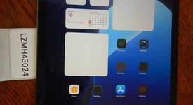 Mint
													Apple iPad 8th Gen - Wi-Fi, Gray, 32 GB, A2270, photo 1 of 13