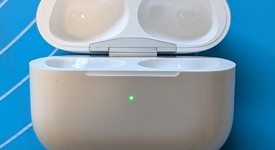 Used
													Apple AirPods Pro 2nd Gen - Lightning, photo 4 of 6