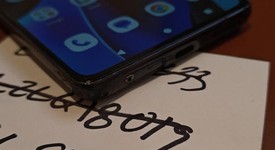 Fair
													Motorola Edge Plus (2022) - Unlocked Non-US, Blue, 512 GB, 8 GB, photo 3 of 9