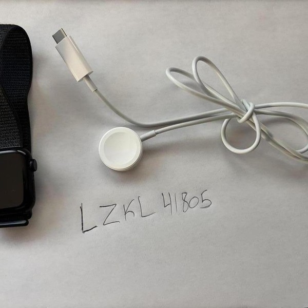 Apple Watch SE 2nd Gen 40mm - Midnight, A2722 - GPS, Aluminum